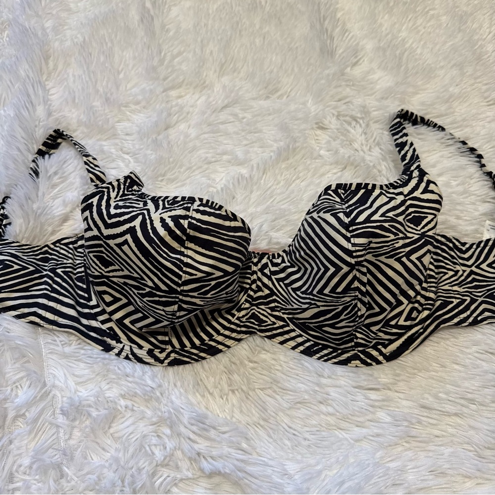 Freya Underwire Bikini Top Size 32I